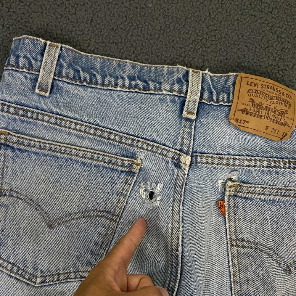 VTG 90s Levis 517 Jeans FITS 36x31 Orang Tab Bootcut Light Wash Blue Distressed